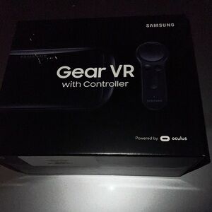 Samsung Gear VR Headset with Controller - Black